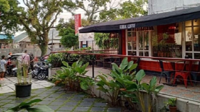 9 Tempat Nongkrong di Padang, Nomor 4 Favorit Anak Muda Dilengkapi Bioskop Mini 9 Tempat Nongkrong di Padang, Nomor 4 Favorit Anak Muda Dilengkapi Bioskop Mini