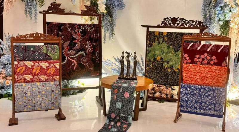 Liburan ke Sentul Singgah ke Kampung Cibuluh Mengenal Batik Unik Khas Jawa Barat Liburan ke Sentul Singgah ke Kampung Cibuluh Mengenal Batik Unik Khas Jawa Barat