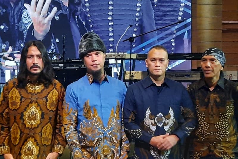 Lirik Lagu dan Chord Gitar <i>Kirana</i> dari Dewa 19 Lirik Lagu dan Chord Gitar <i>Kirana</i> dari Dewa 19