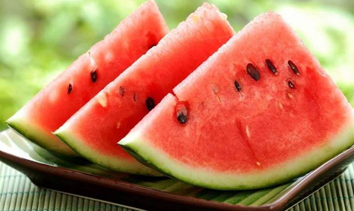 Semangka Merah vs Semangka Kuning, Apa Saja Kandungan Gizinya? Semangka Merah vs Semangka Kuning, Apa Saja Kandungan Gizinya?