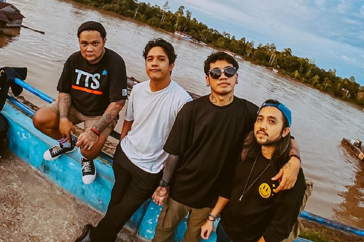 Lirik Lagu dan Chord Gitar <i>Duka</i> dari Last Child Lirik Lagu dan Chord Gitar <i>Duka</i> dari Last Child