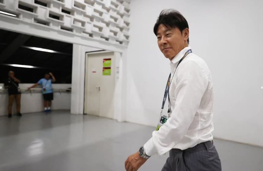 Momen Kocak Shin Tae-yong Hilang Wibawa Gara-Gara Joget Bercandya di Podcast Kaesang Momen Kocak Shin Tae-yong Hilang Wibawa Gara-Gara Joget Bercandya di Podcast Kaesang