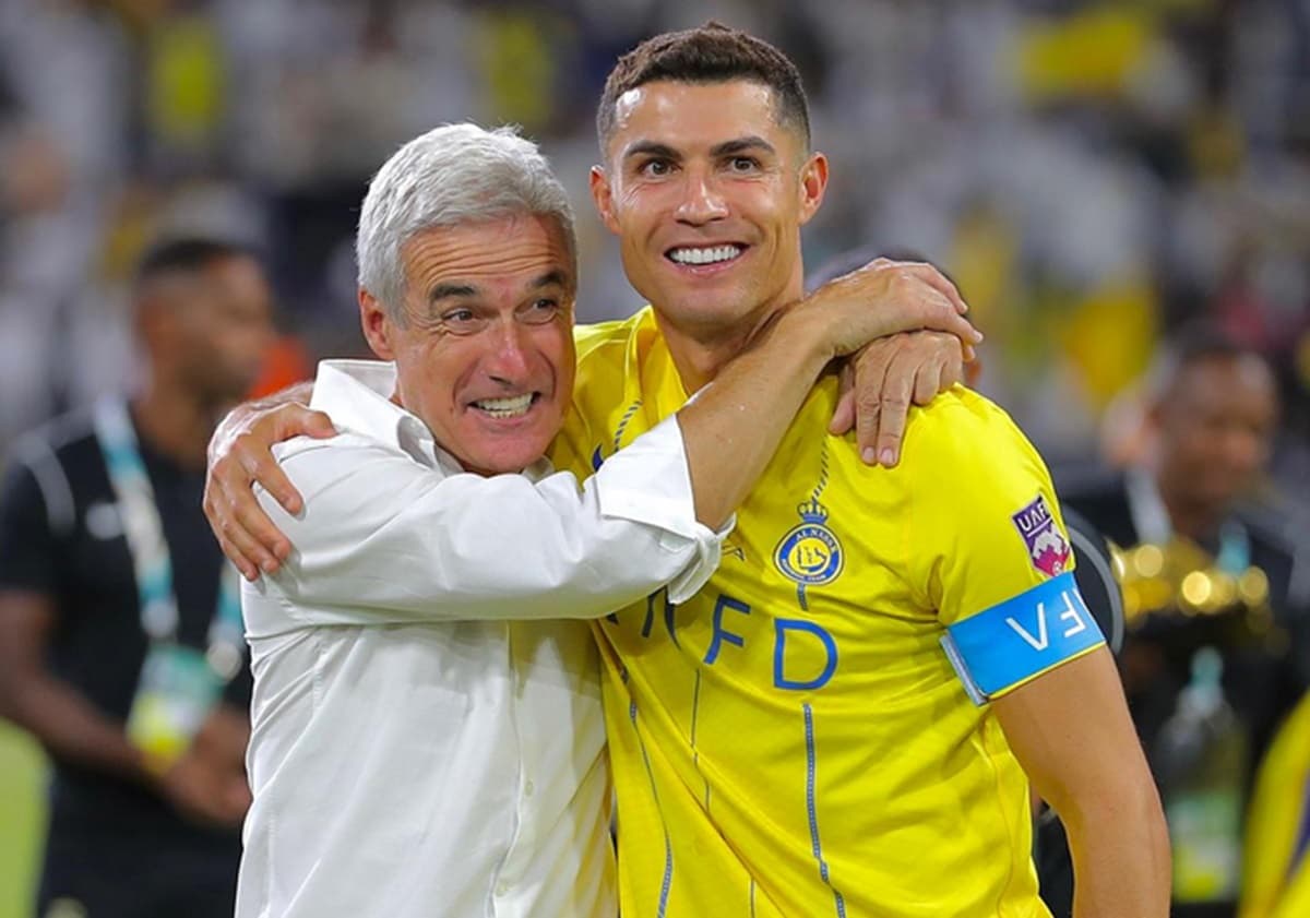 Pelatih Al Nassr Luis Castro Buka-bukaan Enaknya Kerja Bareng Cristiano Ronaldo: Tak Perlu Dituntut, Disipilin, Standar Tinggi! Pelatih Al Nassr Luis Castro Buka-bukaan Enaknya Kerja Bareng Cristiano Ronaldo: Tak Perlu Dituntut, Disipilin, Standar Tinggi!