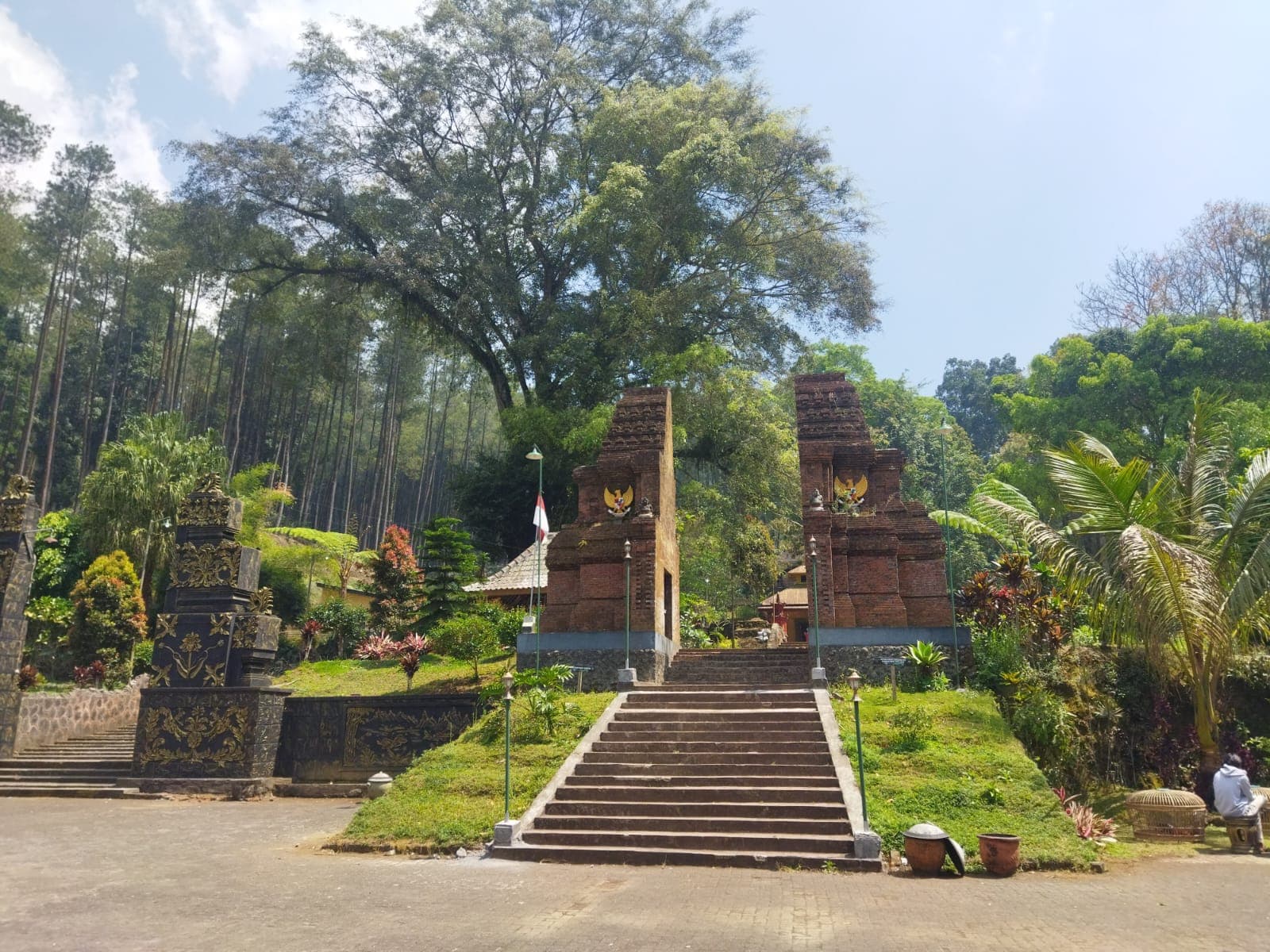 Menguak Mitos Pesugihan di Gunung Kawi Malang, Bagaimana Asal-usulnya? Menguak Mitos Pesugihan di Gunung Kawi Malang, Bagaimana Asal-usulnya?