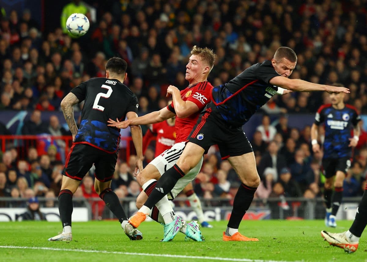 Hasil Babak Pertama Manchester United vs Copenhagen: Setan Merah Ditahan 0-0 oleh Kevin Diks Cs Hasil Babak Pertama Manchester United vs Copenhagen: Setan Merah Ditahan 0-0 oleh Kevin Diks Cs