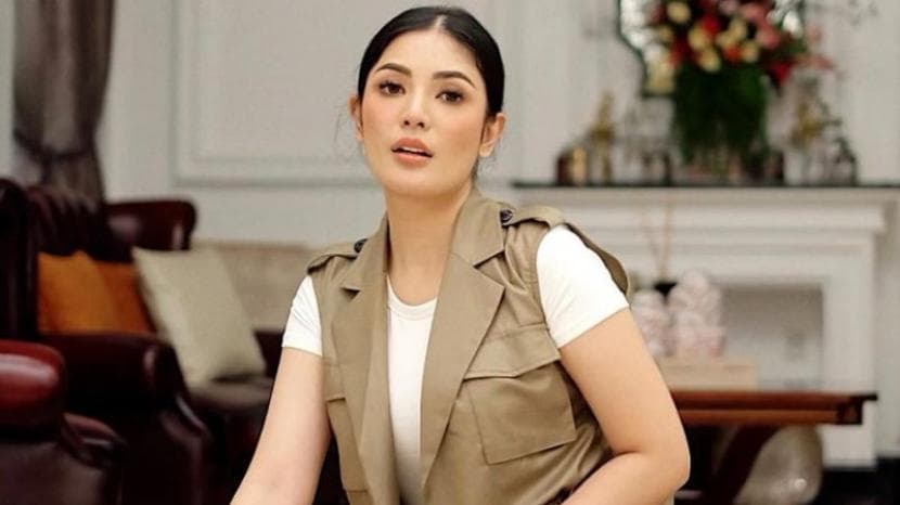 Akur Dengan Mantan Suami, Nindy Ayunda Ingin Tebus Kesalahan ke Anak Akur Dengan Mantan Suami, Nindy Ayunda Ingin Tebus Kesalahan ke Anak