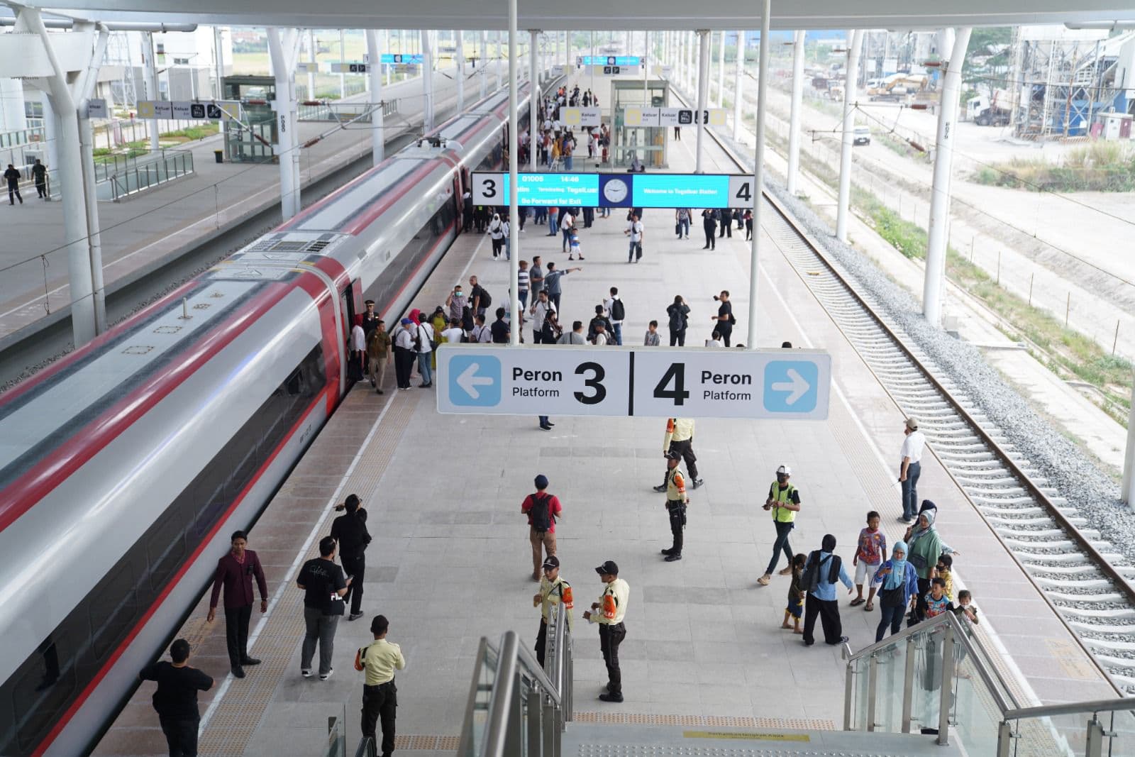 Naik Kereta Cepat Whoosh, Traveler Harus Datang ke Stasiun 30 Menit Sebelum Keberangkatan! Naik Kereta Cepat Whoosh, Traveler Harus Datang ke Stasiun 30 Menit Sebelum Keberangkatan!