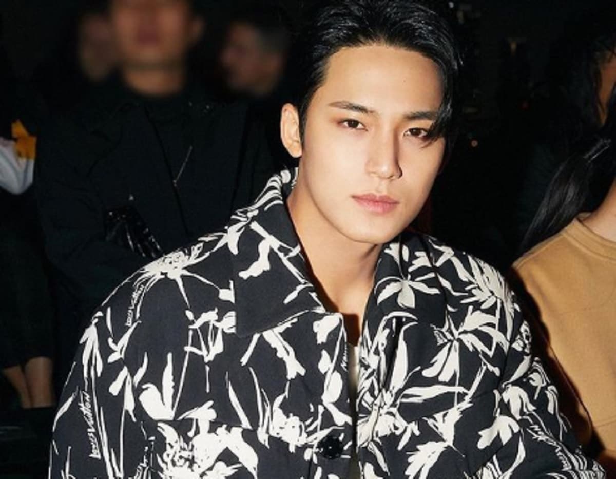 Mingyu SEVENTEEN Alami Sakit Punggung Bagian Bawah hingga Sulit Bergerak Mingyu SEVENTEEN Alami Sakit Punggung Bagian Bawah hingga Sulit Bergerak