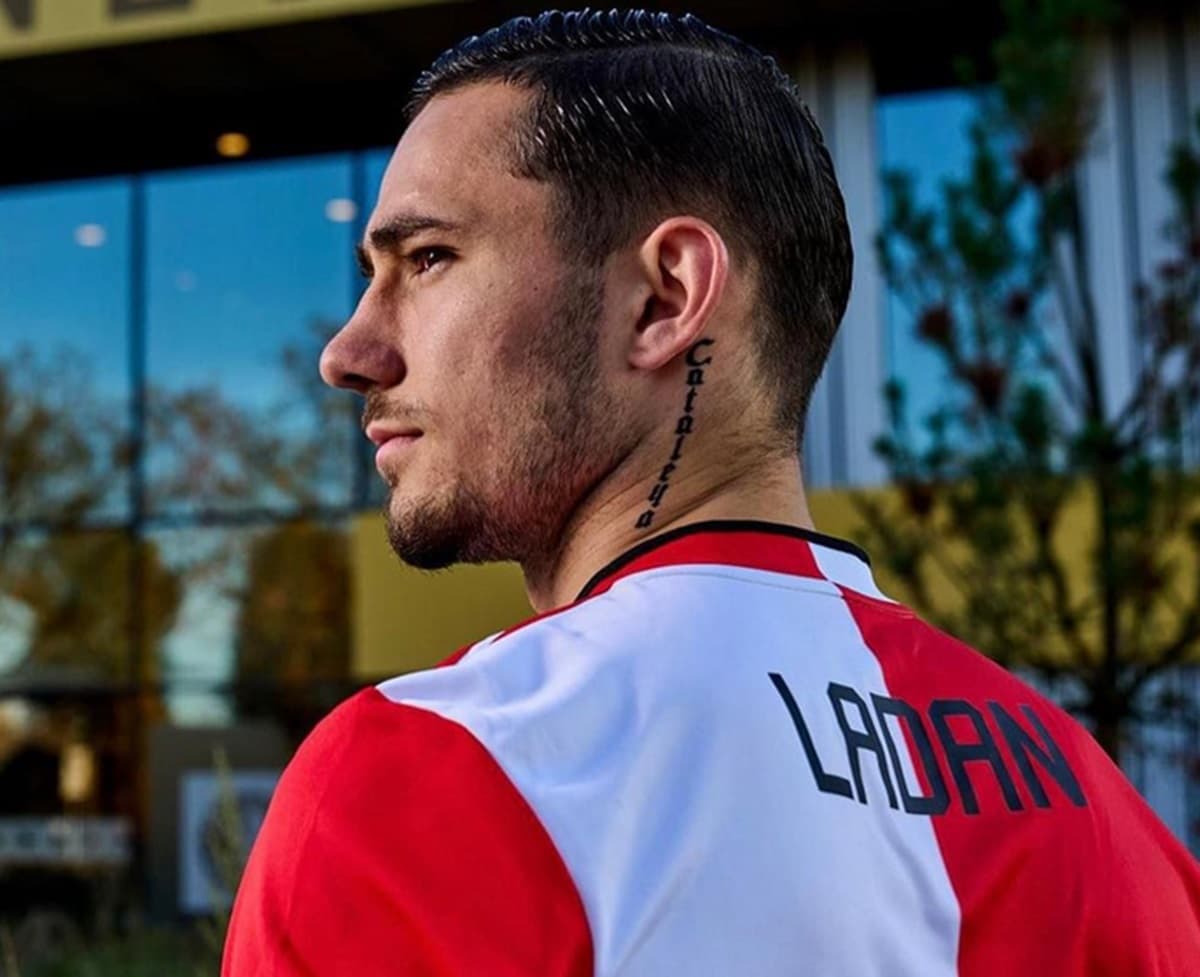 Eks Pemain Feyenoord Rotterdam Delano Ladan Ngebet Bela Timnas Indonesia, Sampai Kirim Pesan via DM ke Erick Thohir! Eks Pemain Feyenoord Rotterdam Delano Ladan Ngebet Bela Timnas Indonesia, Sampai Kirim Pesan via DM ke Erick Thohir!