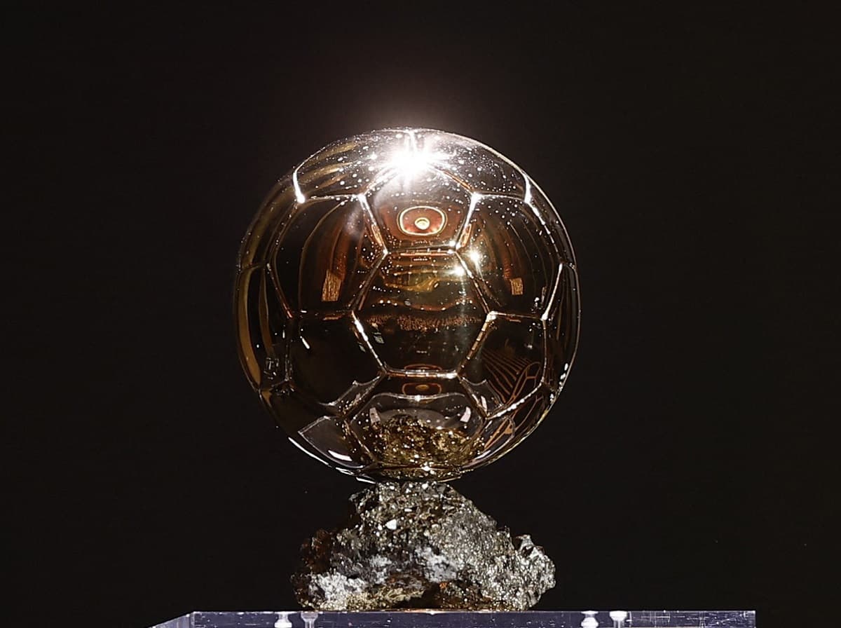 Pemain Indonesia Ini Disebut-sebut Pernah Menangkan Trofi Ballon dOr, Begini Fakta Sebenarnya! Pemain Indonesia Ini Disebut-sebut Pernah Menangkan Trofi Ballon dOr, Begini Fakta Sebenarnya!