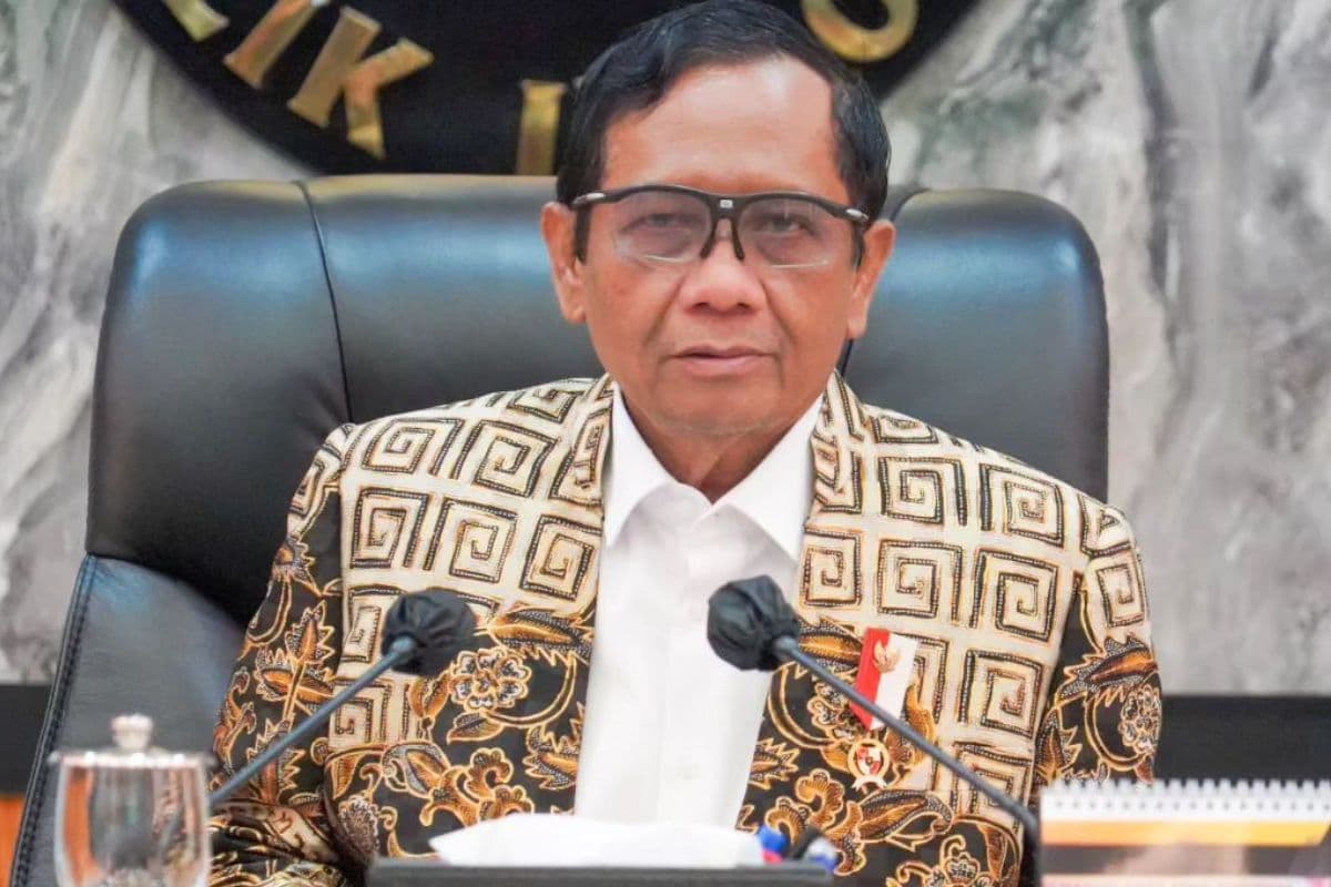 3 Fakta Kacamata Mahfud MD yang Ikonik, Ternyata Brand asal Italia 3 Fakta Kacamata Mahfud MD yang Ikonik, Ternyata Brand asal Italia