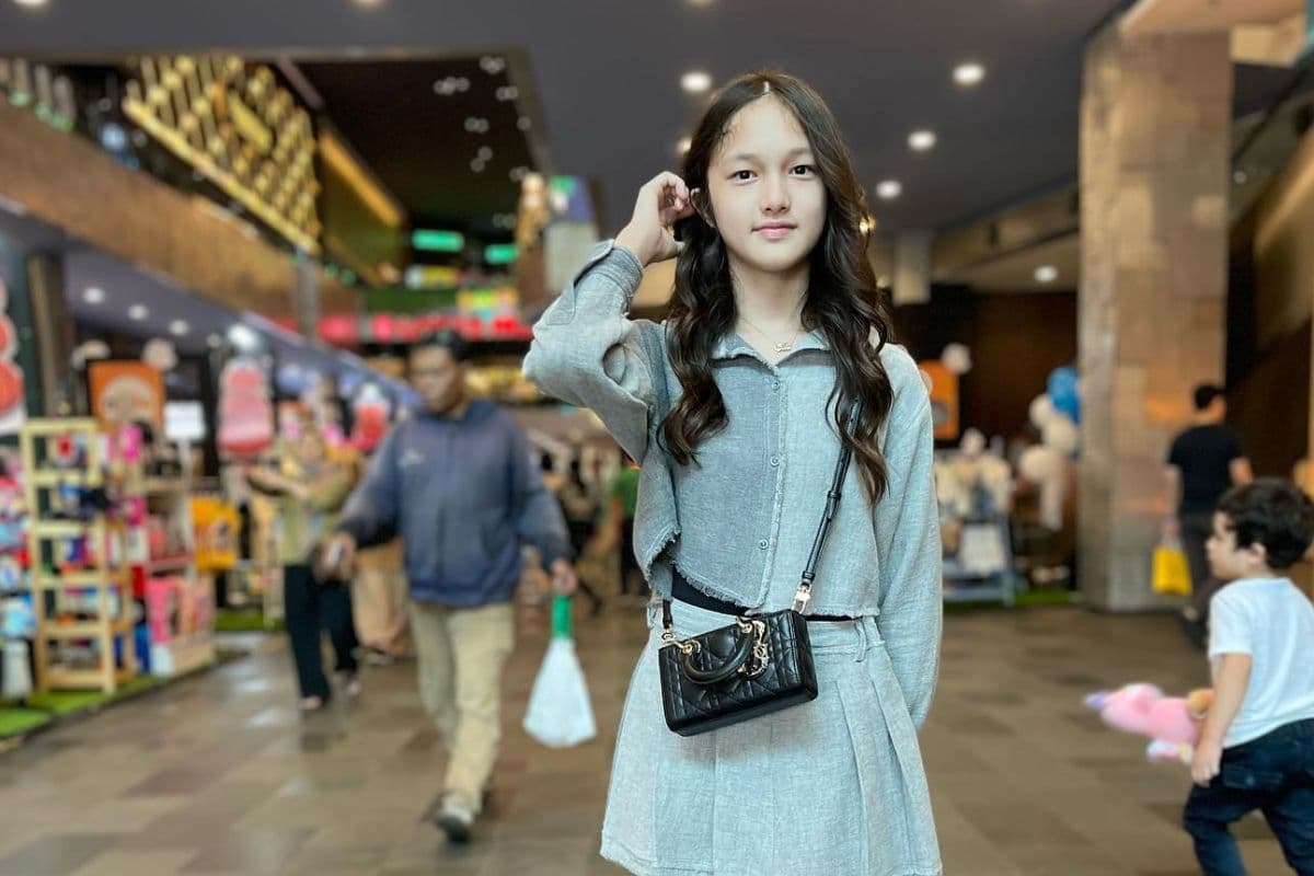 OOTD Elea Anak Andhika Pratama dan Ussy Sulistiawaty, Cakep Habis OOTD Elea Anak Andhika Pratama dan Ussy Sulistiawaty, Cakep Habis