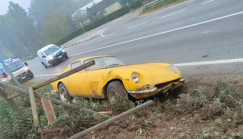 Viral! Kecelakaan Mobil Langka Ferrari 275 GTB, Harganya Bikin <i>Meringis</i> Viral! Kecelakaan Mobil Langka Ferrari 275 GTB, Harganya Bikin <i>Meringis</i>