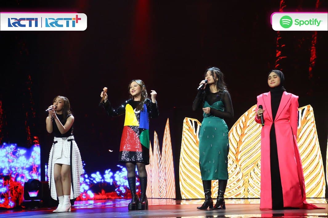 Buka The Indonesian Next Big Star Season 2, Rossa X Grand Finalis Tampil Memukau Buka The Indonesian Next Big Star Season 2, Rossa X Grand Finalis Tampil Memukau