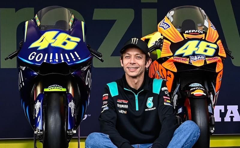 Momen Haru Valentino Rossi Buktikan Juara Dunia MotoGP Tanpa Motor Honda, Netizen: Marc Marquez Mana Bisa Begini! Momen Haru Valentino Rossi Buktikan Juara Dunia MotoGP Tanpa Motor Honda, Netizen: Marc Marquez Mana Bisa Begini!