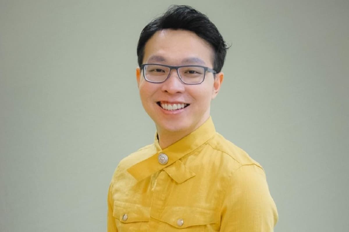 Alasan Dokter Richard Lee Dihujat Netizen saat Makan di Pinggir Jalan Alasan Dokter Richard Lee Dihujat Netizen saat Makan di Pinggir Jalan