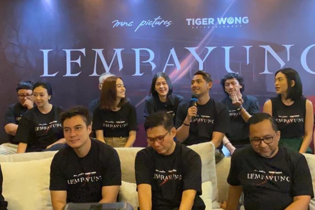 Tak Hanya Main, Arya Saloka Juga Ikut Bedah Skenario untuk Film Lembayung Tak Hanya Main, Arya Saloka Juga Ikut Bedah Skenario untuk Film Lembayung