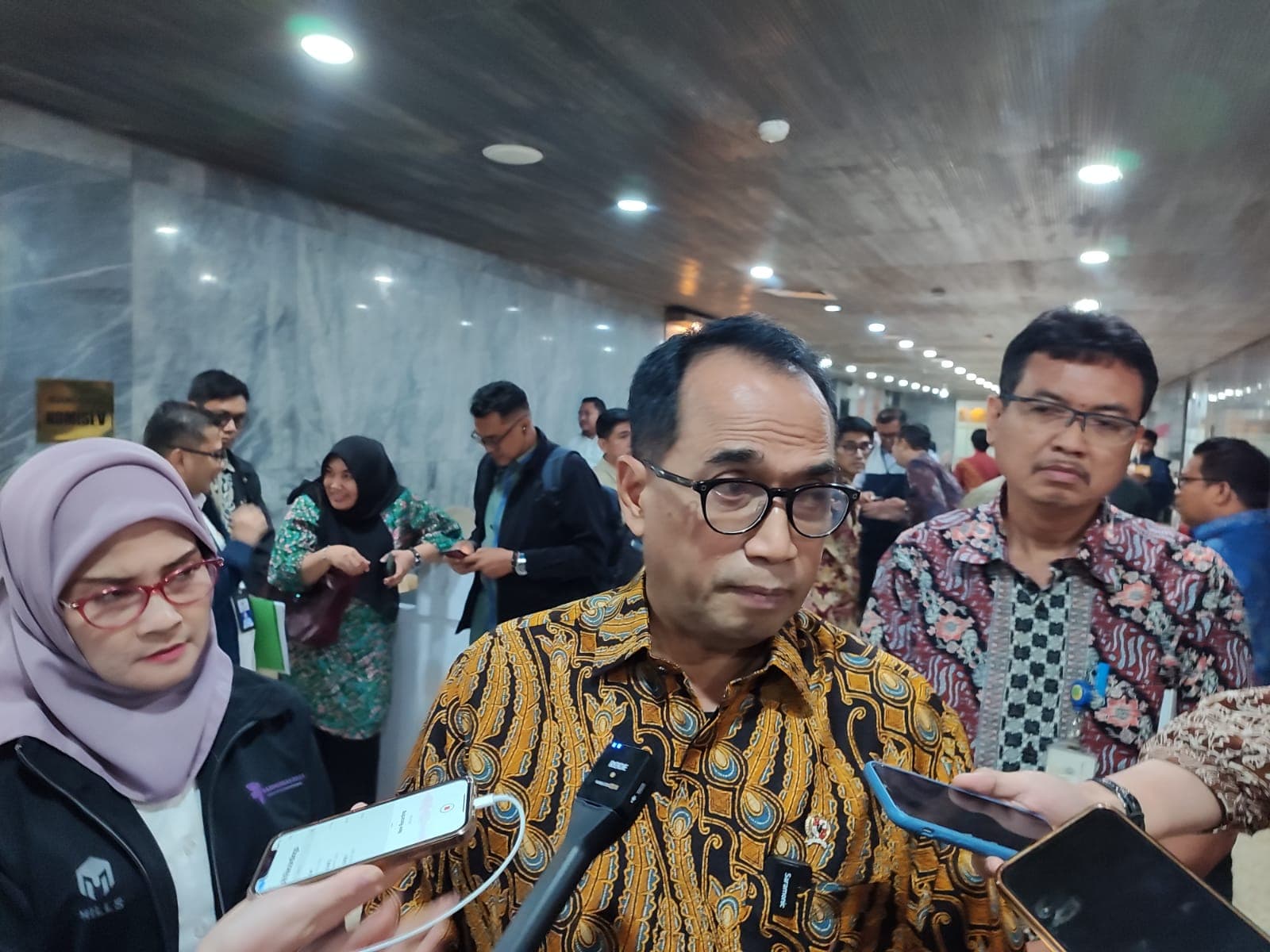 Kereta Cepat Jakarta-Surabaya Tetap Digarap China, Menhub Bilang Gini Kereta Cepat Jakarta-Surabaya Tetap Digarap China, Menhub Bilang Gini