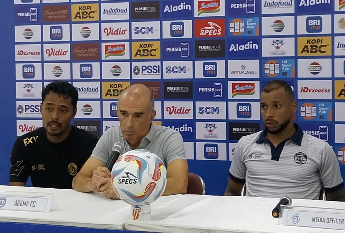 Fernando Valente Ungkap Betapa Kerasnya Arema FC Bekerja untuk Sekadar Imbangi Persib Bandung Fernando Valente Ungkap Betapa Kerasnya Arema FC Bekerja untuk Sekadar Imbangi Persib Bandung