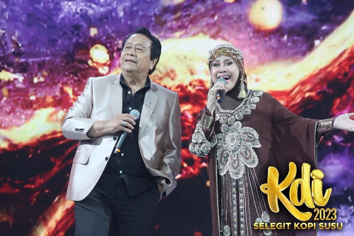 Duet Elvy Sukaesih dan Mansyur S Bikin Heboh Malam KDI 2023 <i>Selegit Kopi Susu</i> Duet Elvy Sukaesih dan Mansyur S Bikin Heboh Malam KDI 2023 <i>Selegit Kopi Susu</i>