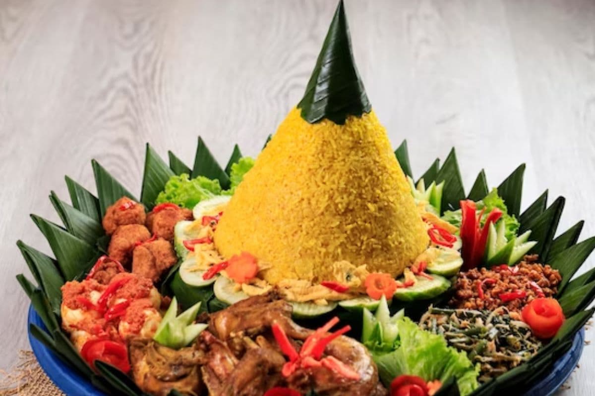 Resep Nasi Kuning Tumpeng, Bisa untuk Acara Syukuran Resep Nasi Kuning Tumpeng, Bisa untuk Acara Syukuran