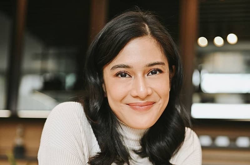 Dian Sastro Sebut Suaminya <i>Ogah</i> Nonton Serial Gadis Kretek, Ini Alasannya Dian Sastro Sebut Suaminya <i>Ogah</i> Nonton Serial Gadis Kretek, Ini Alasannya