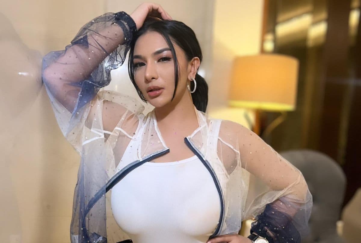 Potret Siva Aprilia Pakai Baju Ketat Pamerkan Lekuk Tubuh, Bikin Netizen Tergila-gila Potret Siva Aprilia Pakai Baju Ketat Pamerkan Lekuk Tubuh, Bikin Netizen Tergila-gila