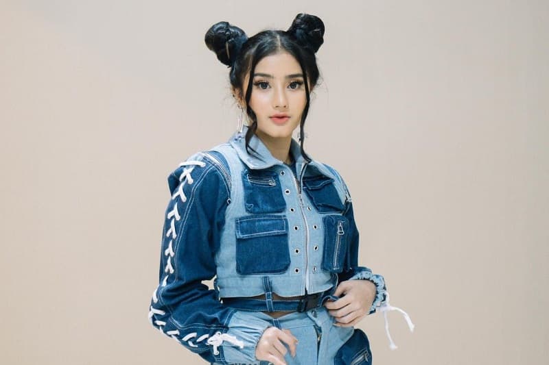 Ghea Youbi Ramai Dihujat Usai Pamer Foto <i>Ngedot</i> Susu Ghea Youbi Ramai Dihujat Usai Pamer Foto <i>Ngedot</i> Susu