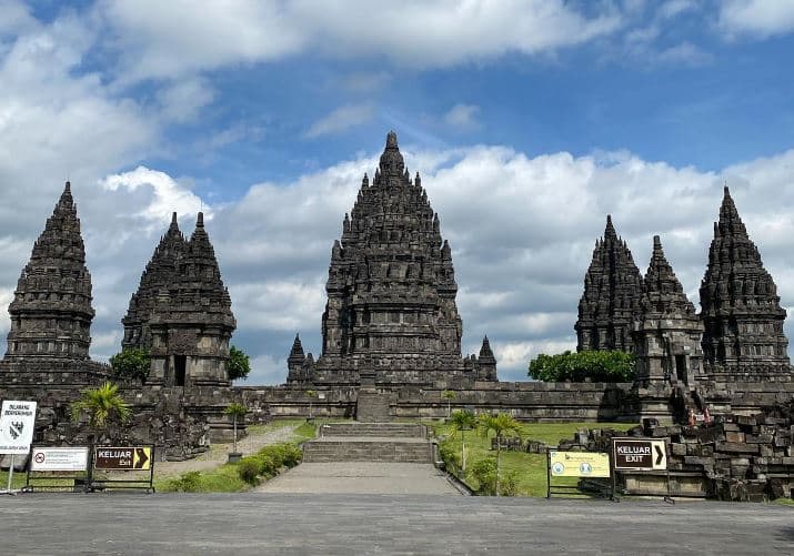 Bawa Pacar ke Candi Prambanan Bisa Bikin Putus? Bawa Pacar ke Candi Prambanan Bisa Bikin Putus?