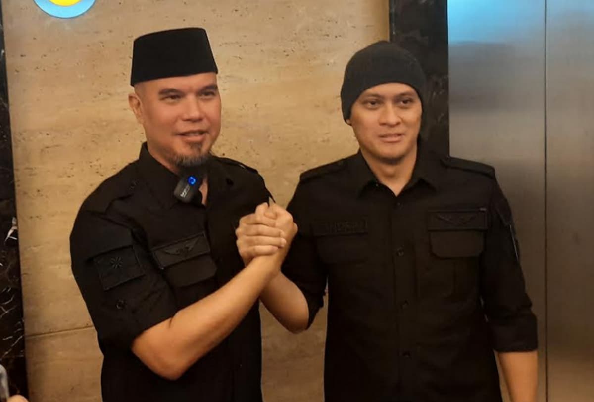 Apakah Benar Semua Lagu Dewa 19 Ditulis Sendiri oleh Ahmad Dhani? Apakah Benar Semua Lagu Dewa 19 Ditulis Sendiri oleh Ahmad Dhani?