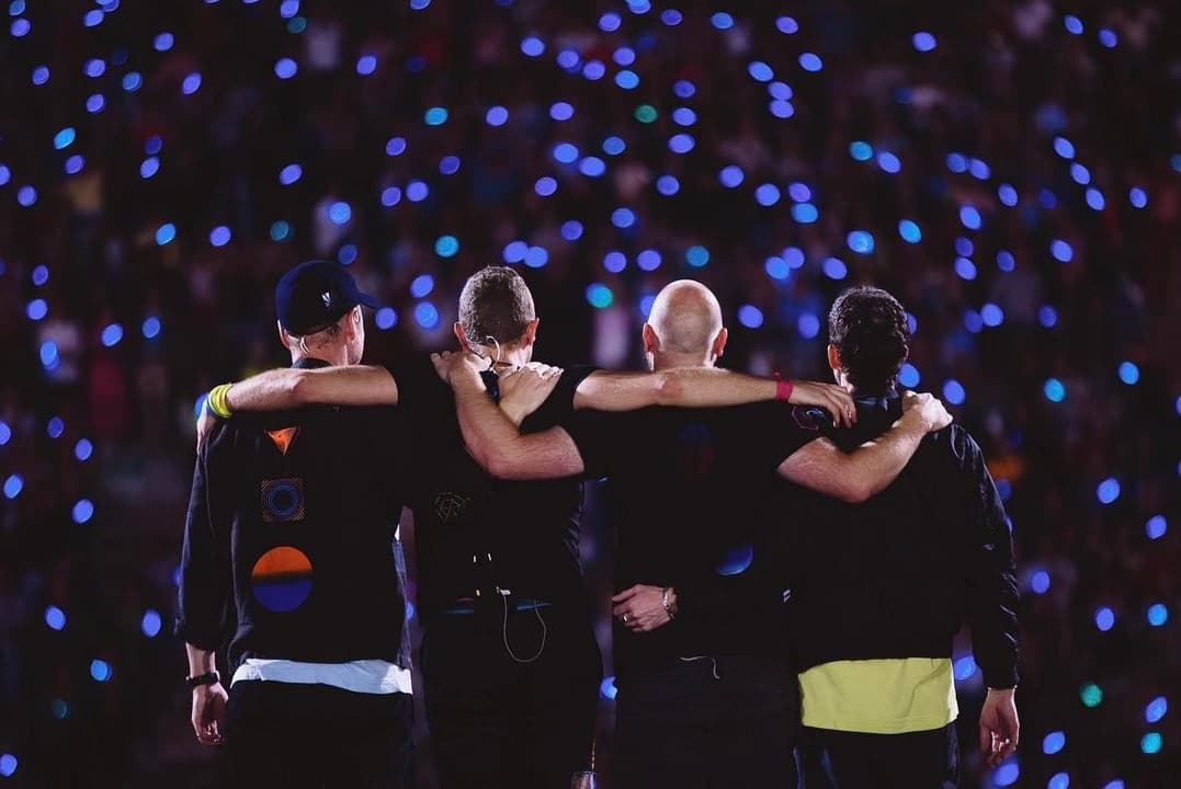 Lirik Lagu <i>Fix You</i> yang Dibawakan dalam Konser Coldplay Malam Ini Lirik Lagu <i>Fix You</i> yang Dibawakan dalam Konser Coldplay Malam Ini