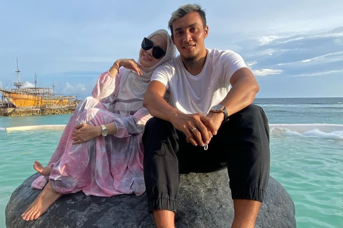 Wanita yang Diduga Selingkuhan Gunawan Dwi Cahyo Kini Pamer Gaji Wanita yang Diduga Selingkuhan Gunawan Dwi Cahyo Kini Pamer Gaji