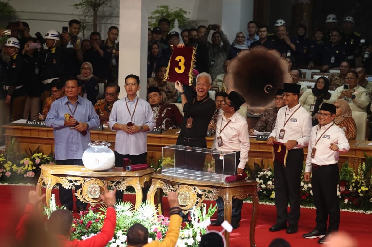 Kenali Arti dari Simbol Metal ala PDIP, Simbol yang Dipakai Pasangan Nomor Urut 3 Ganjar Pranowo-Mahfud MD Kenali Arti dari Simbol Metal ala PDIP, Simbol yang Dipakai Pasangan Nomor Urut 3 Ganjar Pranowo-Mahfud MD