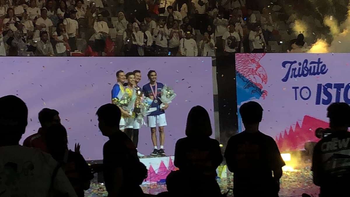 Vincent Rompies dan Duta Sheila on 7 Kalah Telak dari Tim Malaysia Vincent Rompies dan Duta Sheila on 7 Kalah Telak dari Tim Malaysia