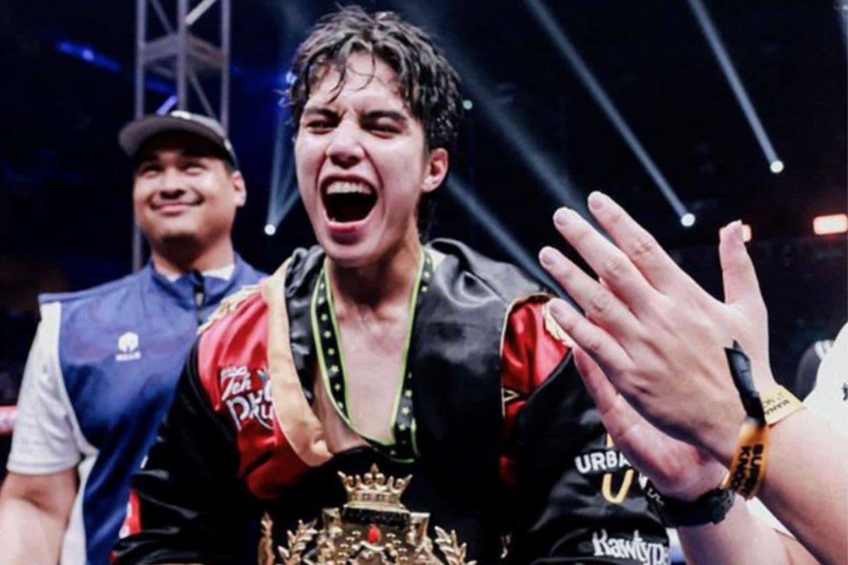 Potret Ganteng El Rumi Selebrasi Kemenangan Duel Tinju Lawan Jefri Nichol Potret Ganteng El Rumi Selebrasi Kemenangan Duel Tinju Lawan Jefri Nichol