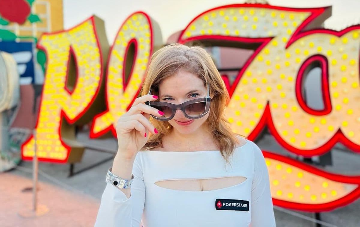 6 Potret Pecatur Wanita Jennifer Shahade, Sudah Pintar Cantik Lagi 6 Potret Pecatur Wanita Jennifer Shahade, Sudah Pintar Cantik Lagi