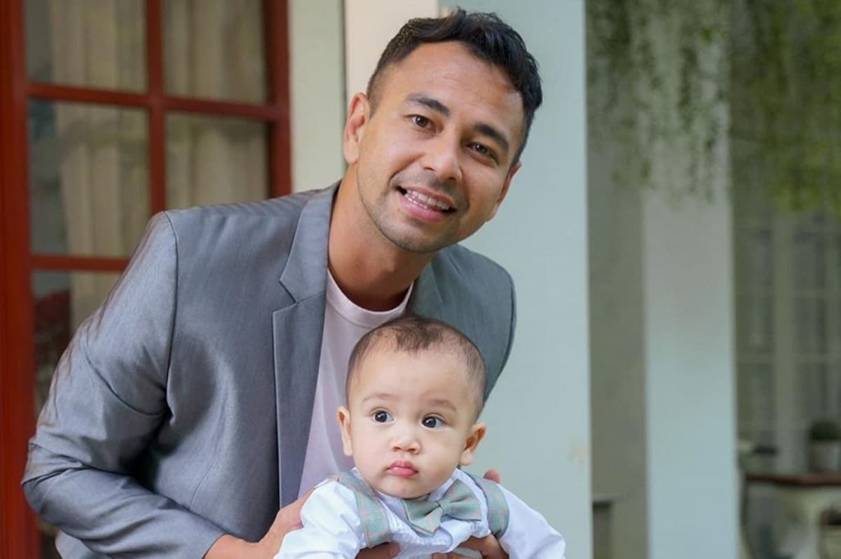 Cipung Antusias Tiup Lilin Kue Ultah Bertemakan Tayo Cipung Antusias Tiup Lilin Kue Ultah Bertemakan Tayo