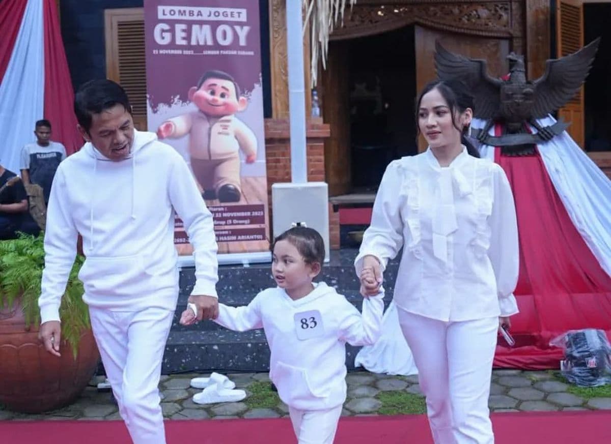 Fakta-Fakta Istri Baru Dedi Mulyadi, Namanya Westri atau Aqilla? Fakta-Fakta Istri Baru Dedi Mulyadi, Namanya Westri atau Aqilla?
