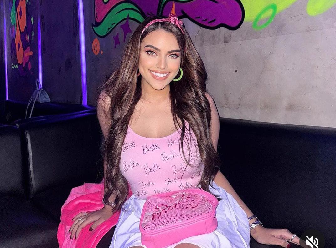 5 Potret Cantik Sarah Ahmad, Istri yang Diselingkuhi Nurhidayat 5 Potret Cantik Sarah Ahmad, Istri yang Diselingkuhi Nurhidayat