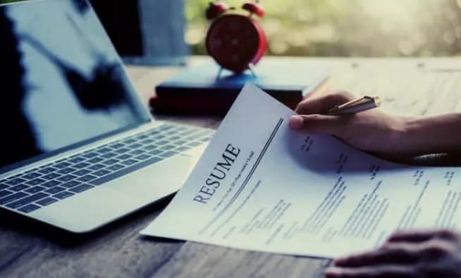 6 Cara Mudah Bikin CV dan Lamaran Kerja Pakai AI 6 Cara Mudah Bikin CV dan Lamaran Kerja Pakai AI