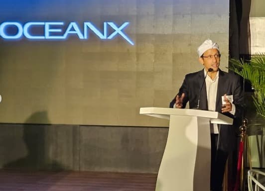 Nadiem Makarim Perkenalkan Kurikulum Merdeka dan Merdeka Belajar saat Berkunjung ke OceanX Nadiem Makarim Perkenalkan Kurikulum Merdeka dan Merdeka Belajar saat Berkunjung ke OceanX