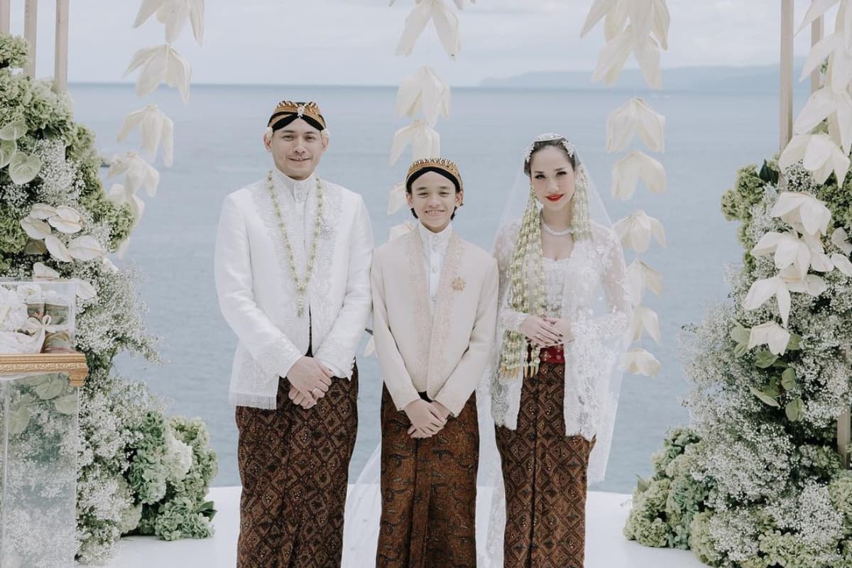 BCL Unggah Foto Keluarga Baru, Keberadaan Anak Tiko Aryawardhana Jadi Pertanyaan BCL Unggah Foto Keluarga Baru, Keberadaan Anak Tiko Aryawardhana Jadi Pertanyaan