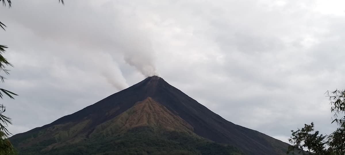 Ternyata Ini Perbedaan Gunung Marapi dengan Gunung Merapi yang Sering Dikira Sama Ternyata Ini Perbedaan Gunung Marapi dengan Gunung Merapi yang Sering Dikira Sama