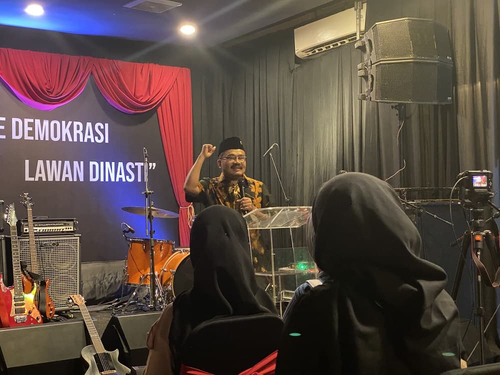 Orasi Budaya Save Demokrasi, Cendekiawan Sukidi Singgung Firli Bahuri Tersangka Orasi Budaya Save Demokrasi, Cendekiawan Sukidi Singgung Firli Bahuri Tersangka