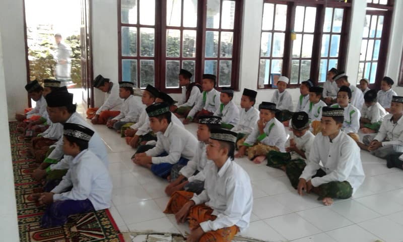 5 Dalil tentang Menuntut Ilmu, Hukumnya Wajib bagi Setiap Muslim 5 Dalil tentang Menuntut Ilmu, Hukumnya Wajib bagi Setiap Muslim