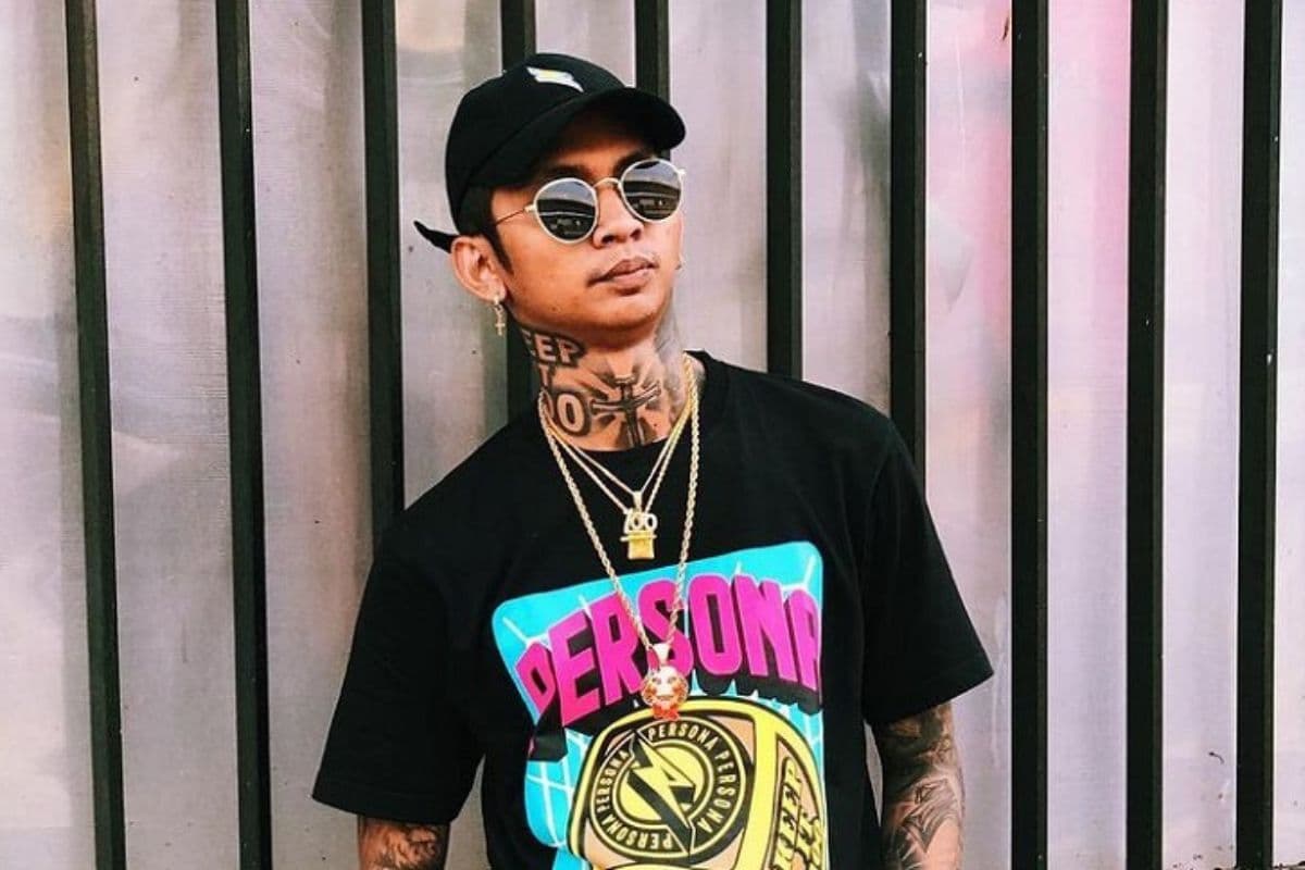 Young Lex Guncang Panggung Konser Rakyat Bongkar di GBK, Penonton Riuh Young Lex Guncang Panggung Konser Rakyat Bongkar di GBK, Penonton Riuh