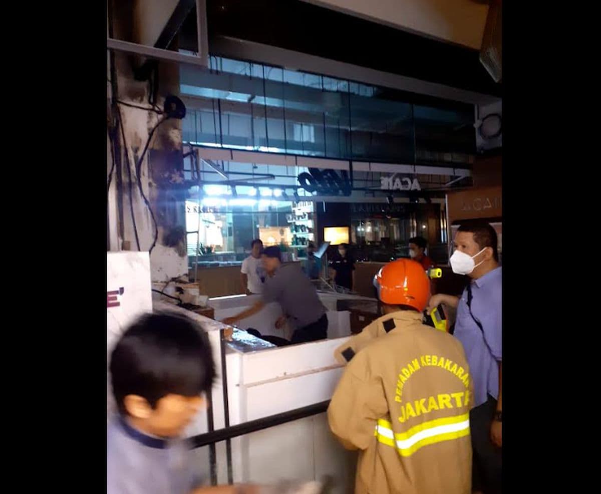 Kebakaran Melahap Area Food Court Lippo Mall Jakbar, Korban Jiwa Nihil Kebakaran Melahap Area Food Court Lippo Mall Jakbar, Korban Jiwa Nihil