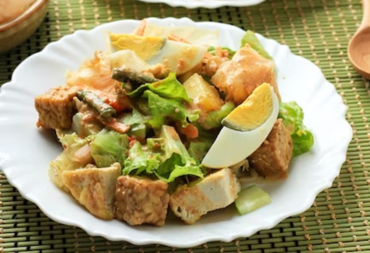Mengenal Sejarah Gado-Gado, Masuk Daftar Salad Terenak di Dunia Mengenal Sejarah Gado-Gado, Masuk Daftar Salad Terenak di Dunia
