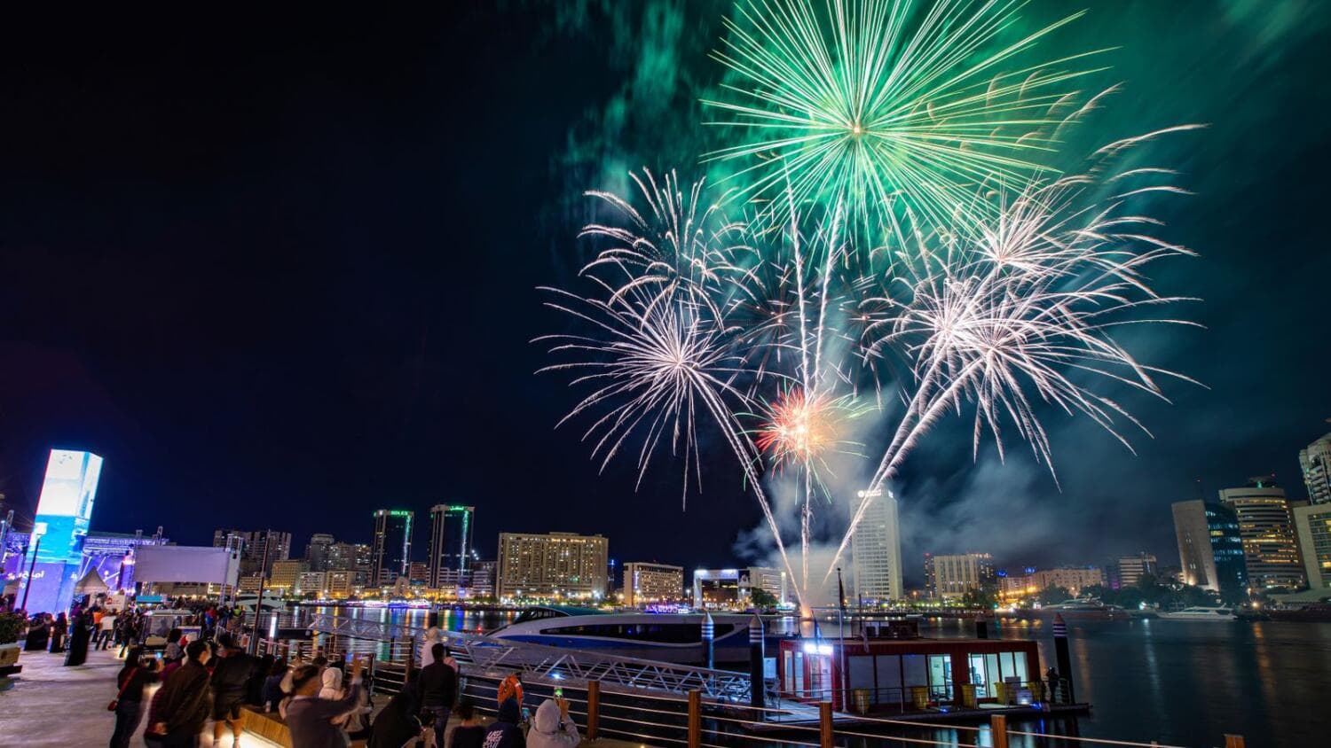 Liburan Tahun Baru 2024 di Dubai, Nikmati Pesta Kembang Api Sebulan Penuh di 5 Destinasi Ini! Liburan Tahun Baru 2024 di Dubai, Nikmati Pesta Kembang Api Sebulan Penuh di 5 Destinasi Ini!