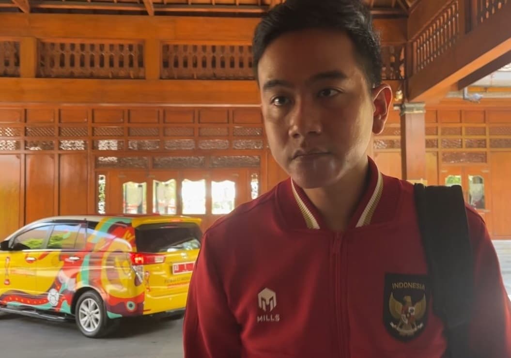 Jam Tangan Gibran Rakabuming saat Debat Capres Jadi Sorotan, Harganya Capai Rp1 Miliar Jam Tangan Gibran Rakabuming saat Debat Capres Jadi Sorotan, Harganya Capai Rp1 Miliar